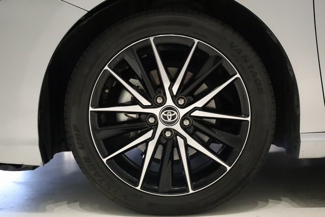 2024 Toyota Camry SE photo 7