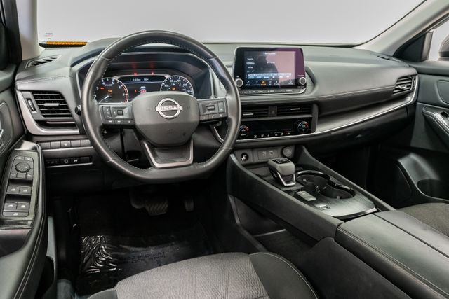 2025 Nissan Rogue SV - Photo 8