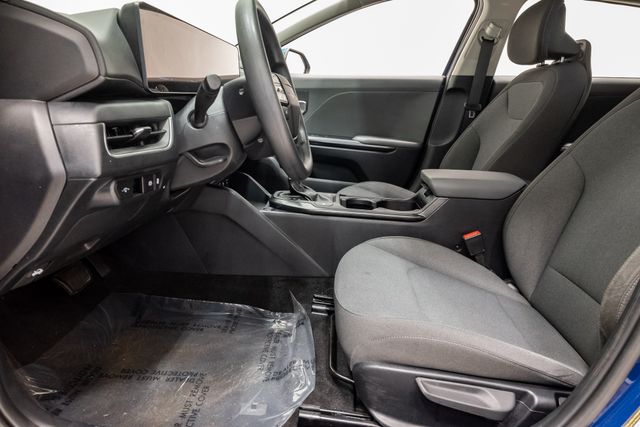 2025 Kia K4 LXS - Photo 11
