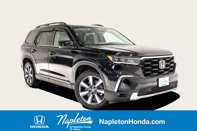 2023 Honda Pilot Touring's photo