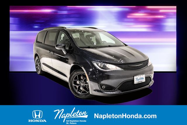 2019 Chrysler Pacifica Touring L Plus's photo