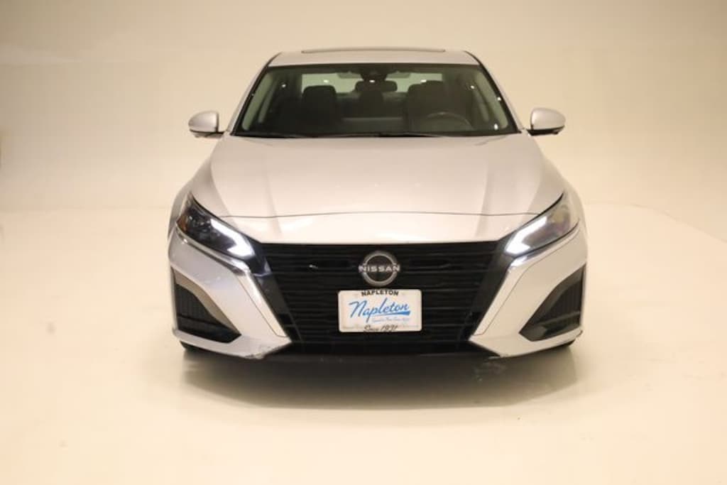 Used 2023 Nissan Altima 2.5 SL Sedan