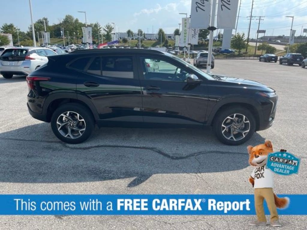 Used 2025 Chevrolet Trax LT SUV