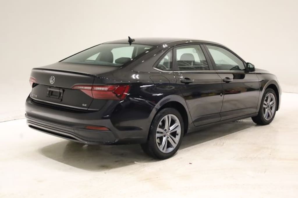 Used 2024 Volkswagen Jetta 1.5T SE Sedan