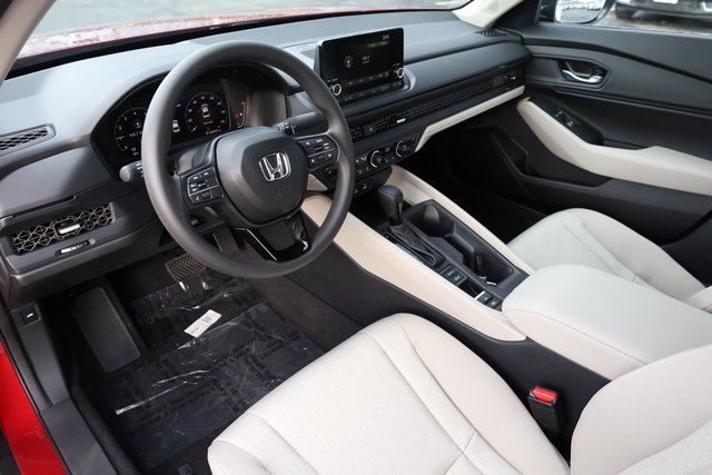 2025 Honda Accord SE - Photo 12