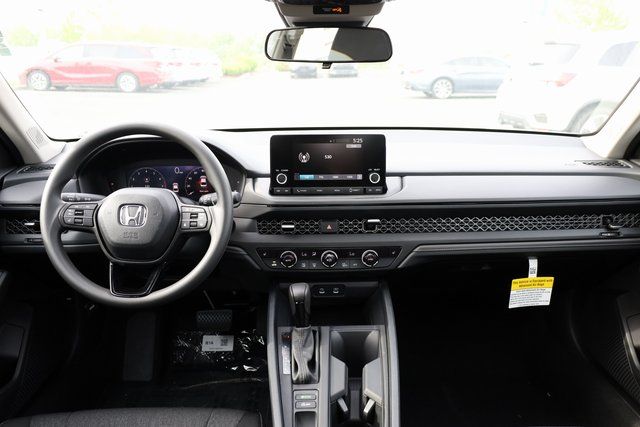 2025 Honda Accord SE - Photo 13