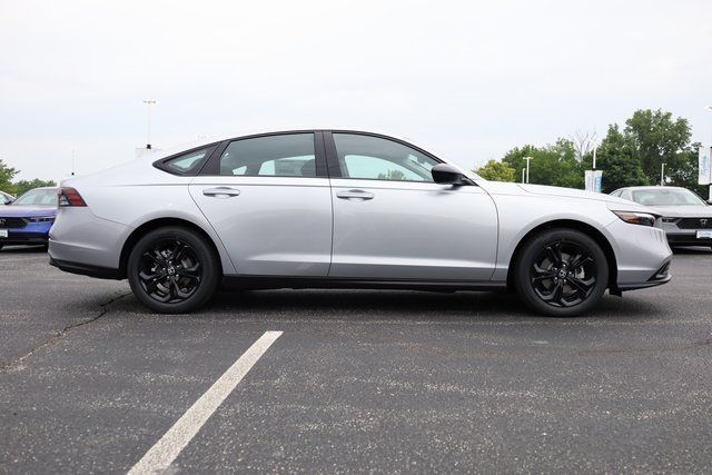 2025 Honda Accord SE - Photo 3
