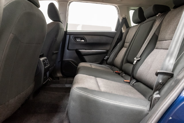 2025 Nissan Rogue SV - Photo 28