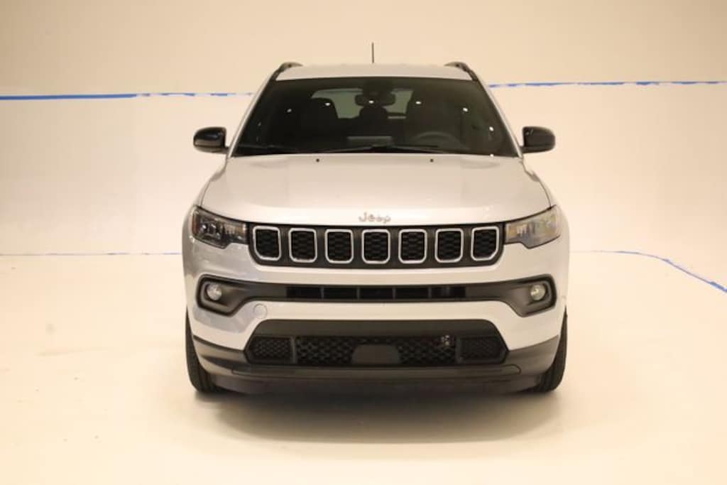 Used 2025 Jeep Compass Latitude SUV