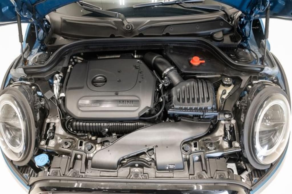 Used 2023 MINI Hardtop 4 Door Signature Hatchback