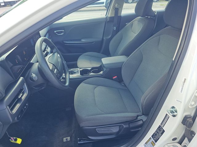 2025 Kia K4 LXS - Photo 6