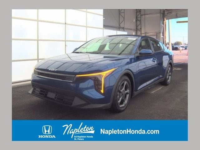 2025 Kia K4 LXS AT's photo