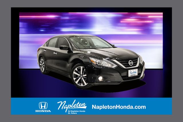 2017 Nissan Altima SR's photo