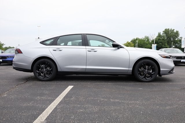 2025 Honda Accord SE photo 3