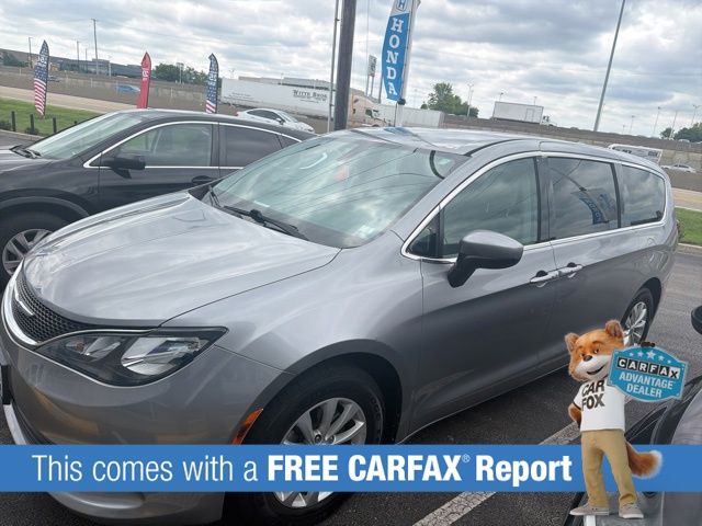 Used 2017 Chrysler Pacifica Touring with VIN 2C4RC1DG8HR522405 for sale in St. Peters, MO