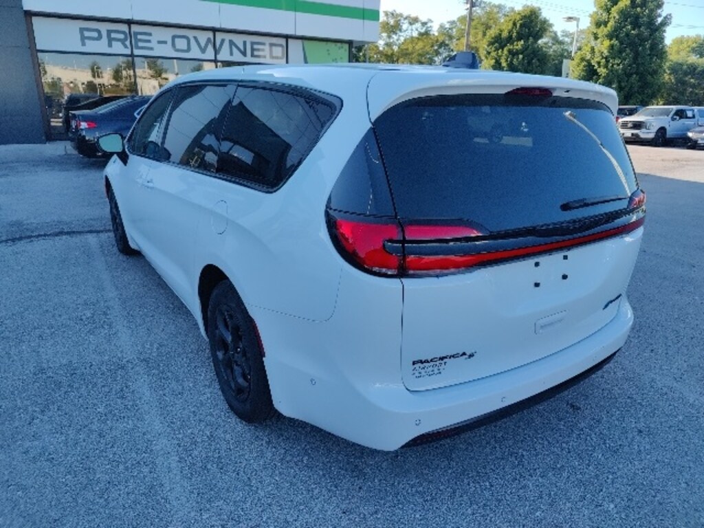 Used 2023 Chrysler Pacifica Plug-In Hybrid Limited Van Passenger Van