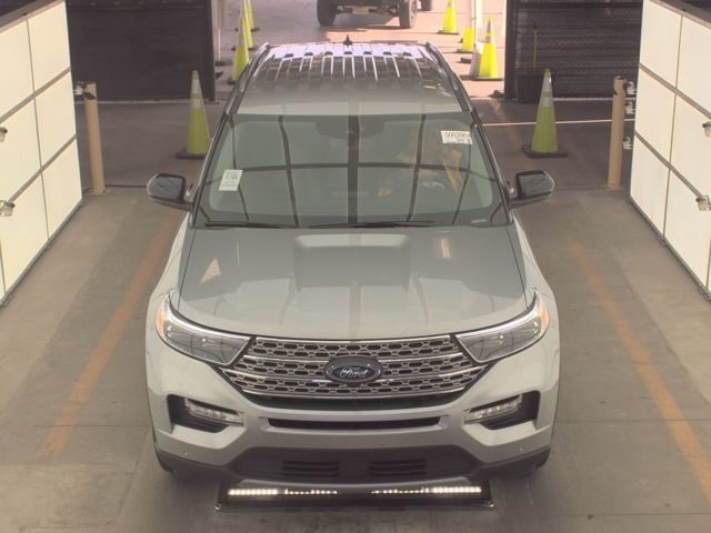 2023 Ford Explorer Limited's photo