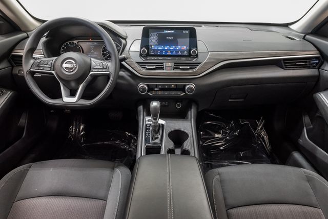 2025 Nissan Altima SV - Photo 28