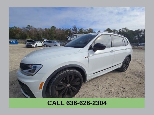 2020 Volkswagen Tiguan SE R-LINE BLACK's photo
