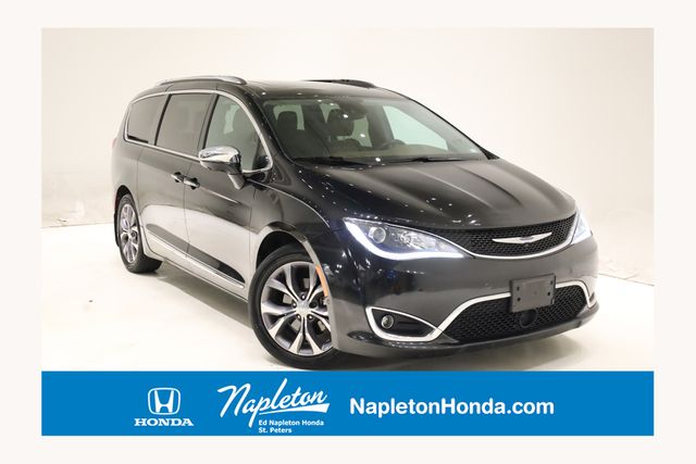 2019 Chrysler Pacifica Limited's photo
