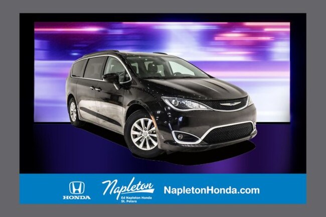 2018 Chrysler Pacifica Touring Plus Van