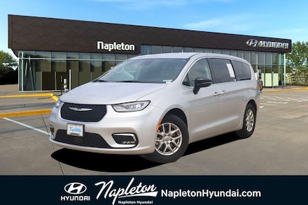 2024 Chrysler Pacifica Touring L Van Passenger Van