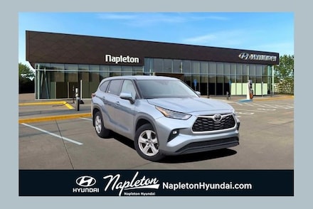 2022 Toyota Highlander LE SUV