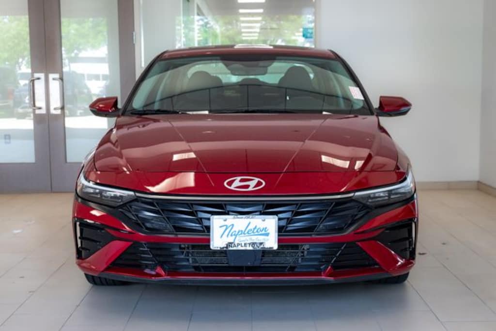 Used 2025 Hyundai Elantra Hybrid Limited Sedan