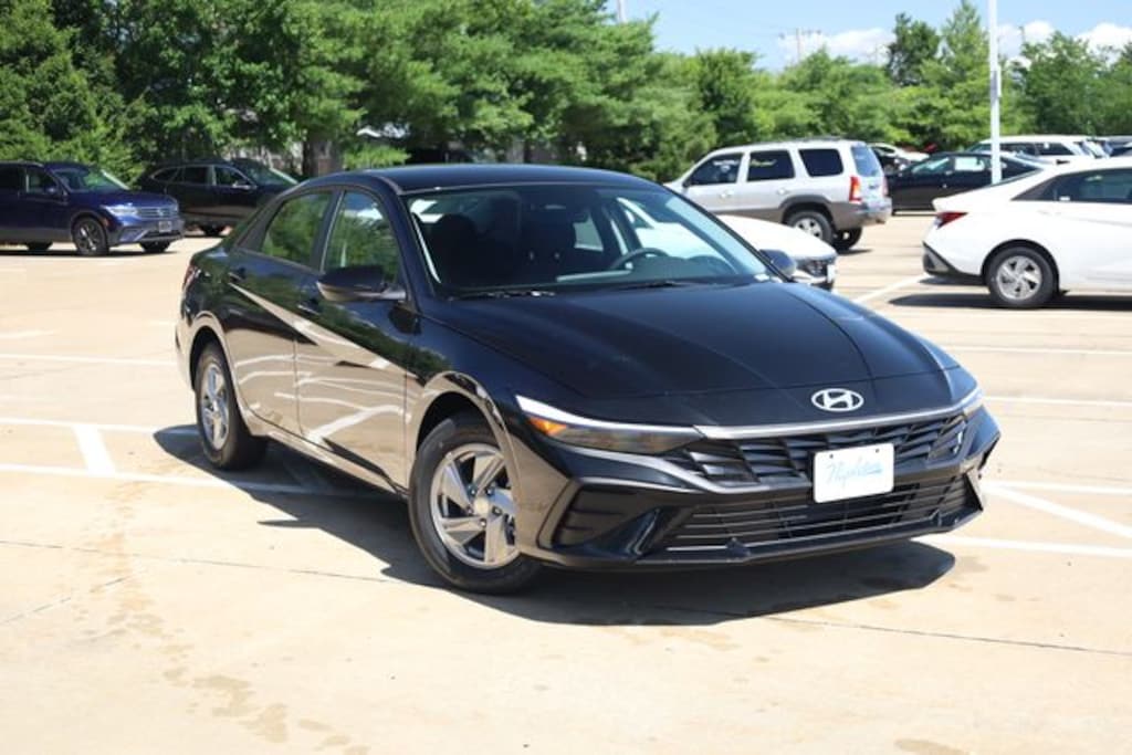 New 2026 Hyundai Elantra SE Sedan
