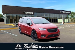 2025 Chrysler Pacifica Limited Van Passenger Van