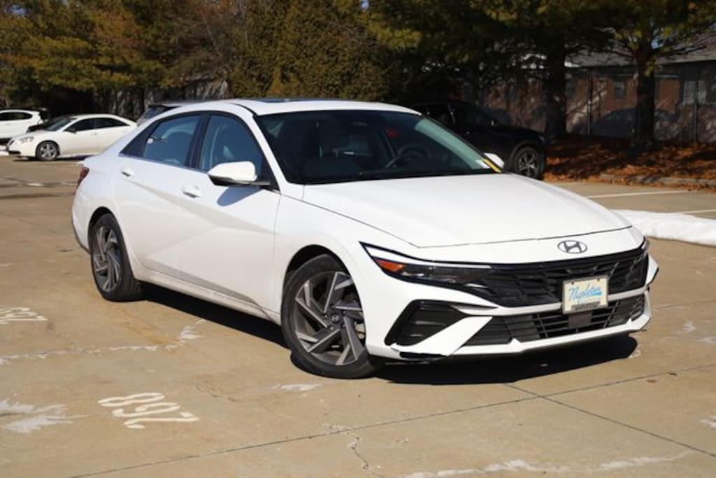Certified 2025 Hyundai Elantra Limited Sedan