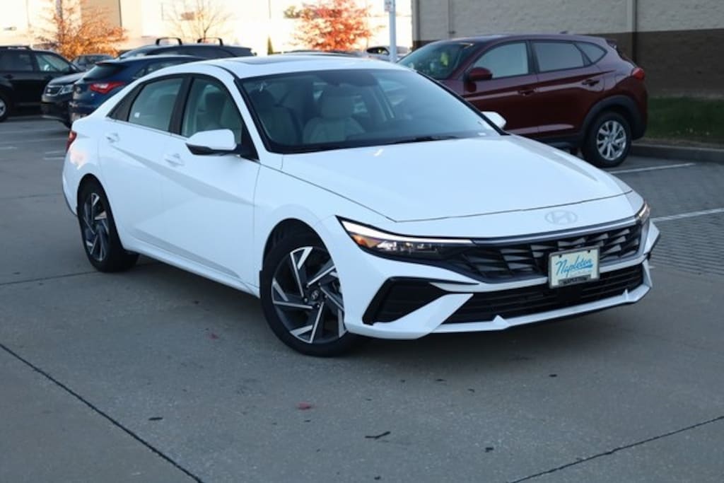Used 2025 Hyundai Elantra Limited Sedan