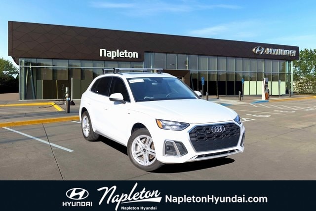 2022 Audi Q5 Premium Plus's photo