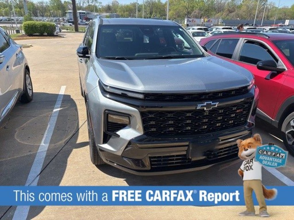 Used 2025 Chevrolet Traverse RS SUV