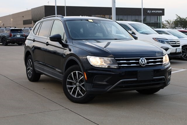 Used 2019 Volkswagen Tiguan SE with VIN 3VV2B7AX7KM200723 for sale in Hazelwood, MO