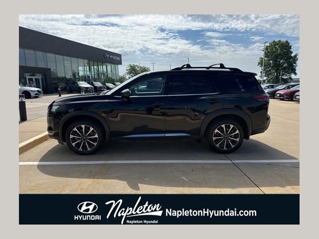 2026 Nissan Pathfinder Platinum 4WD's photo