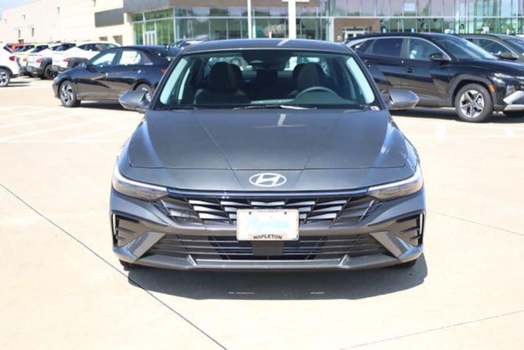 New 2026 Hyundai Elantra Limited Sedan