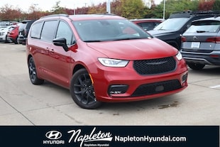 2025 Chrysler Pacifica Limited Van Passenger Van