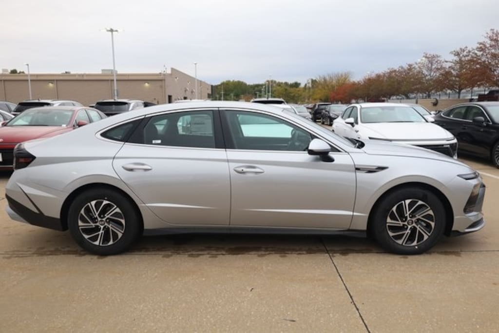 New 2026 Hyundai Sonata Hybrid Blue Sedan