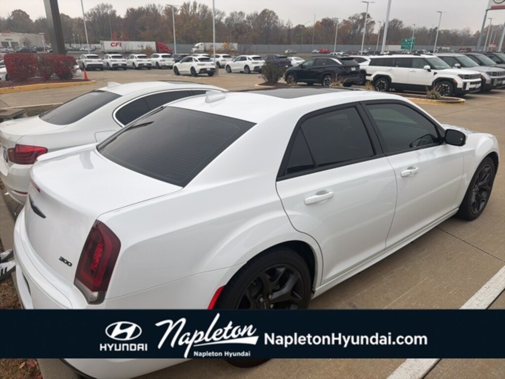Used 2022 Chrysler 300 Touring L Sedan