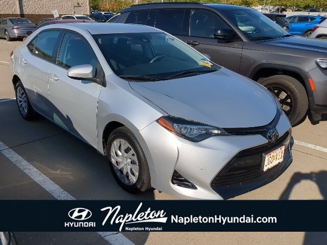 2018 Toyota Corolla L photo 2