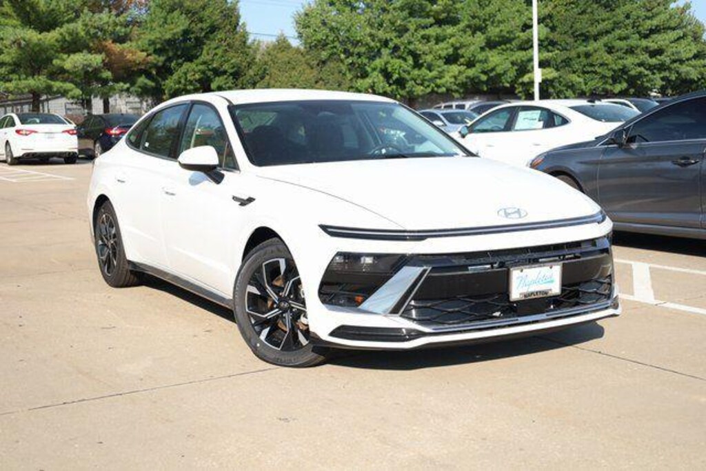 New 2025 Hyundai Sonata SEL Sedan