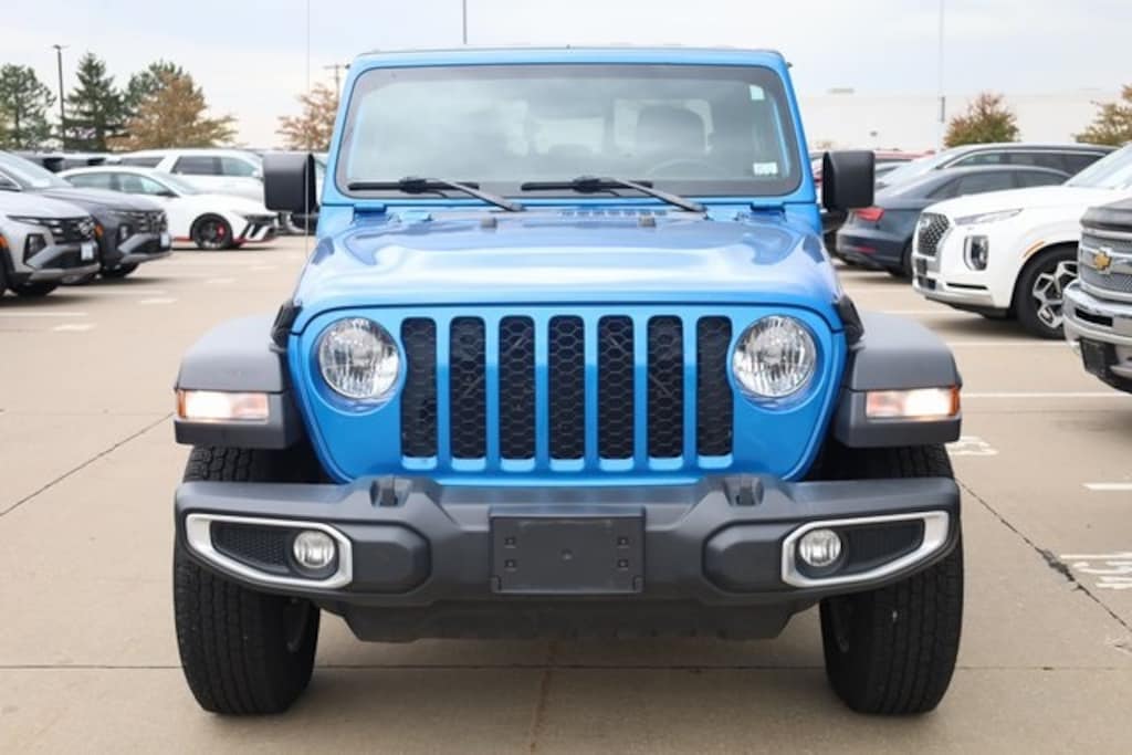 Used 2022 Jeep Gladiator Sport Truck Crew Cab
