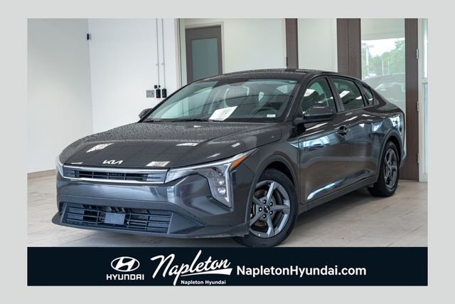 2025 Kia K4 LXS AT's photo
