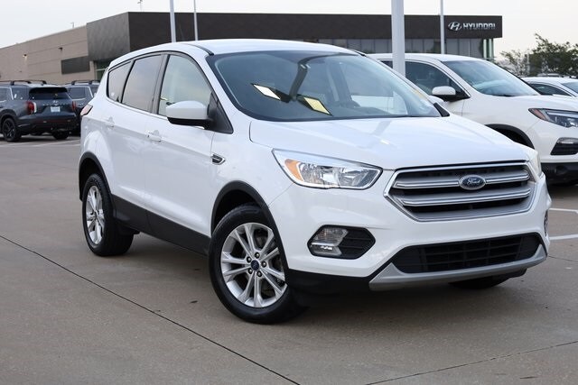 Used 2019 Ford Escape SE with VIN 1FMCU0GD8KUA45706 for sale in Hazelwood, MO