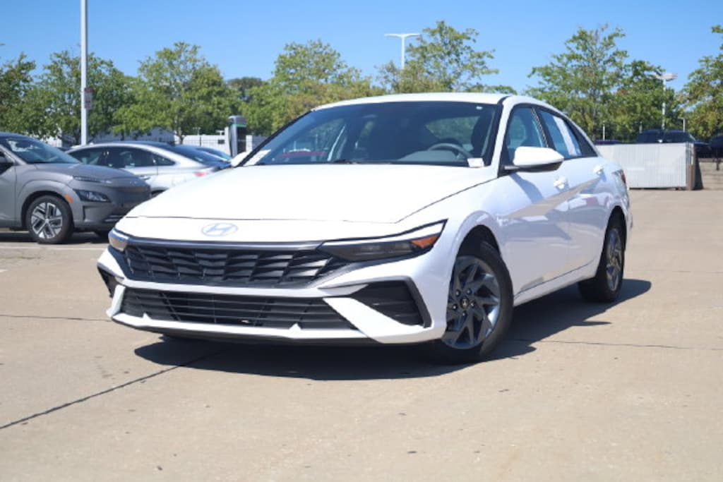 Used 2024 Hyundai Elantra SEL Sedan