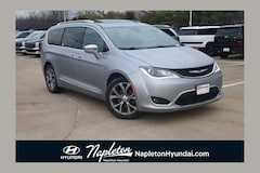 2019 Chrysler Pacifica Limited Van Passenger Van