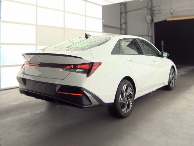 Used 2025 Hyundai Elantra SEL Sport Sedan