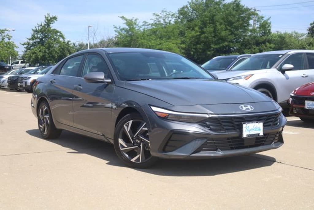 Certified 2025 Hyundai Elantra SEL Convenience Sedan