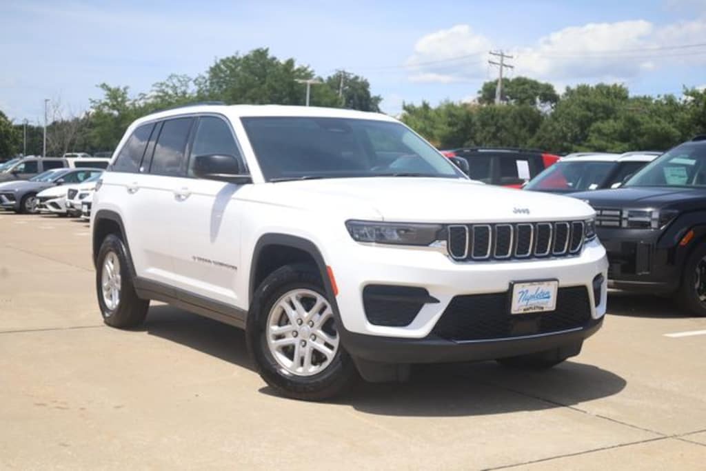 Used 2024 Jeep Grand Cherokee Laredo SUV